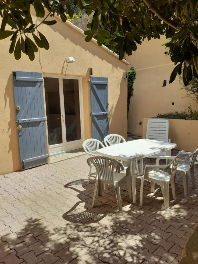 Appartement T1 Hyeres Bagian luar foto